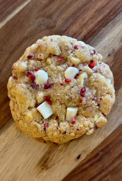 🍓 Raspberry White Chocolate Chip Cookie