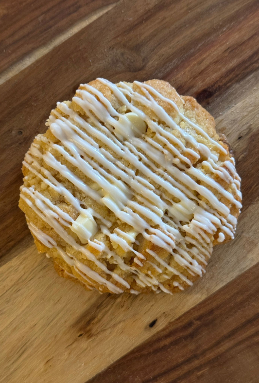 🤍 White Chocolate Chip Cookie